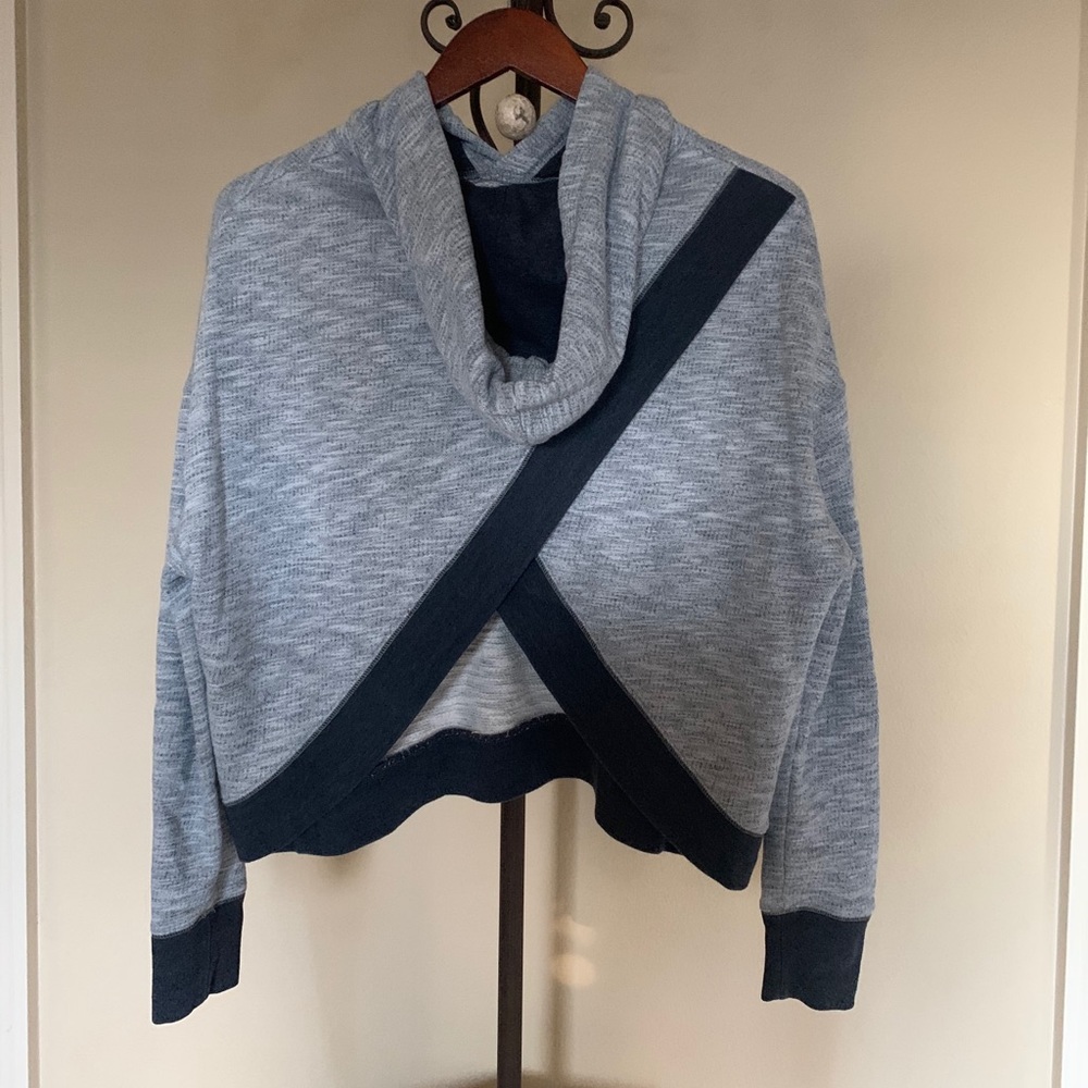 🛍Crossback Active Hoodie - Picture 4 of 9
